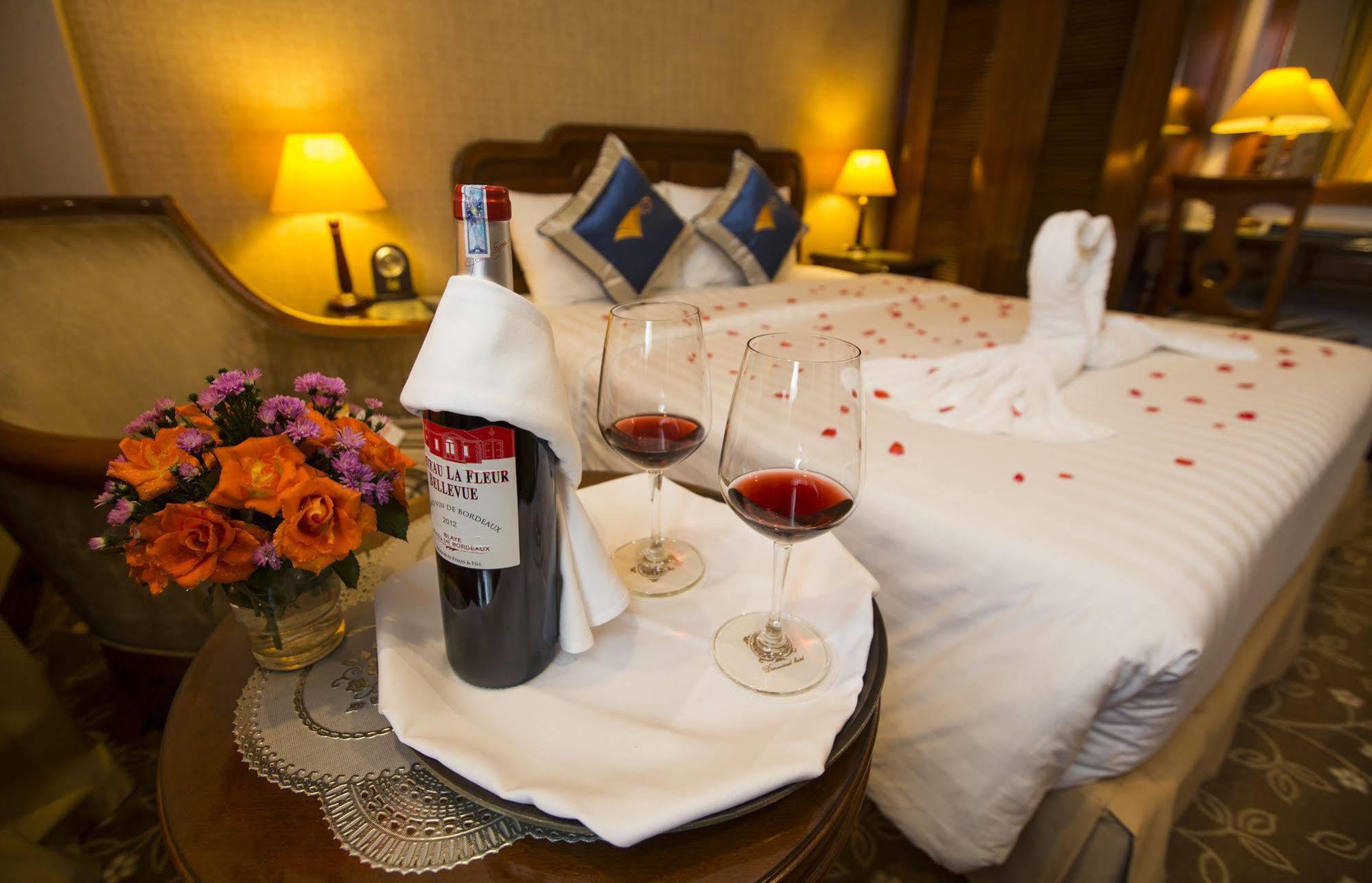 Adamas Hanoi Hotel מראה חיצוני תמונה